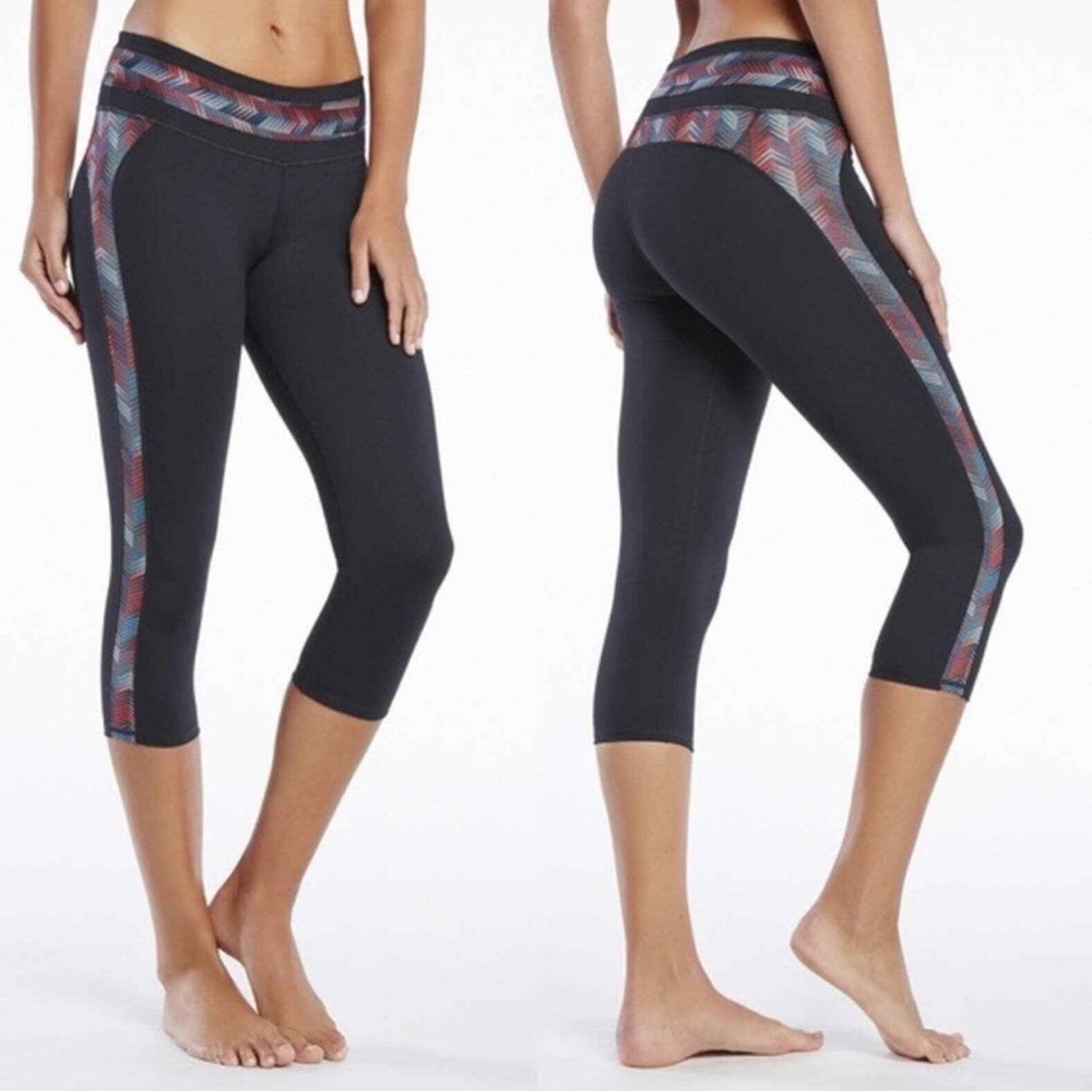 Fabletics Camacan Tribal Chevron Cropped Leggings size M